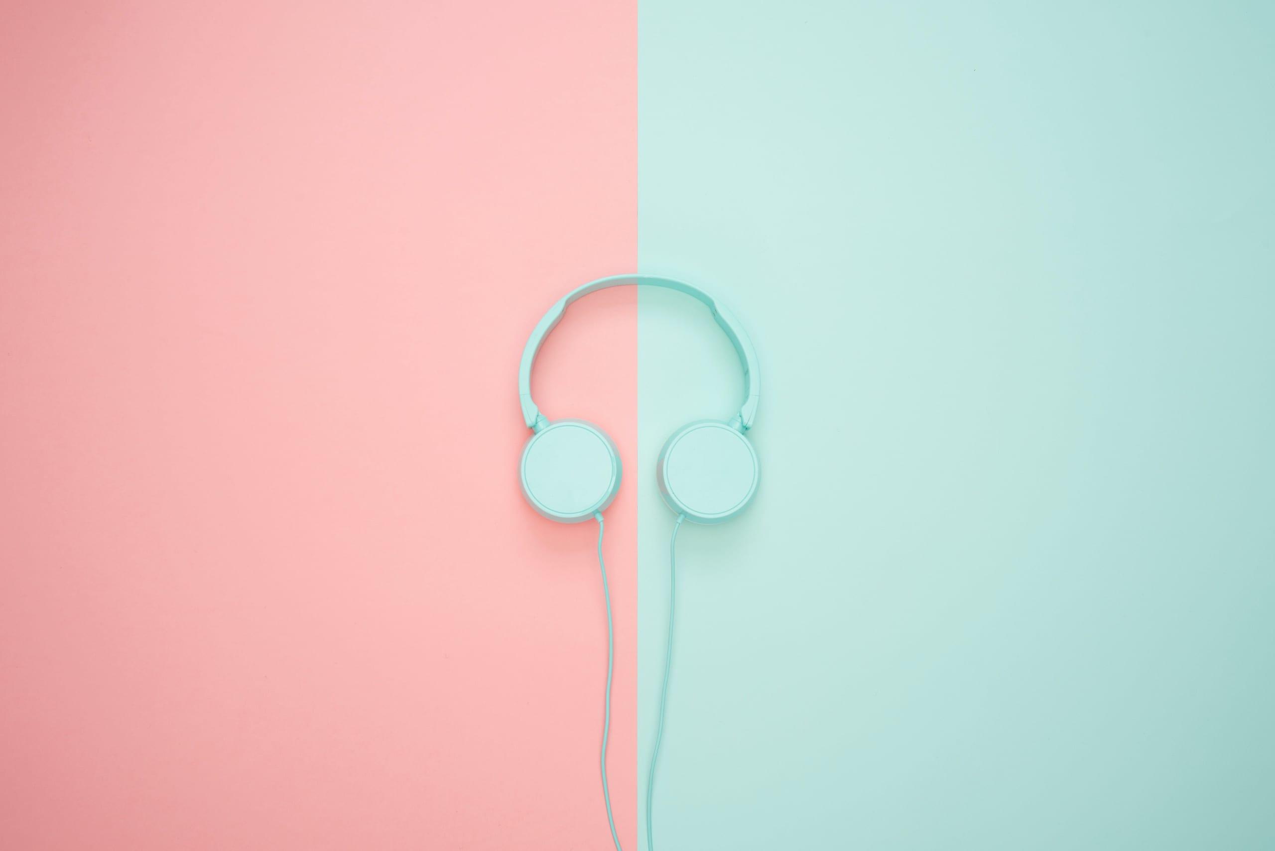 Minimalistický vs. bohatý grafický dizajn: Ako vybrať ten správny pre váš e-commerce projekt?