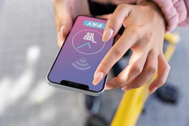 close-up-hands-holding-smartphone_optimized.jpg